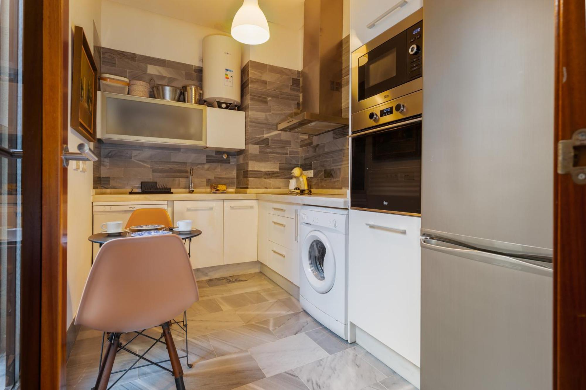 Апартаменти Attic With Terrace- 1Bd 1Bth- Corral Del Rey Севілья Екстер'єр фото